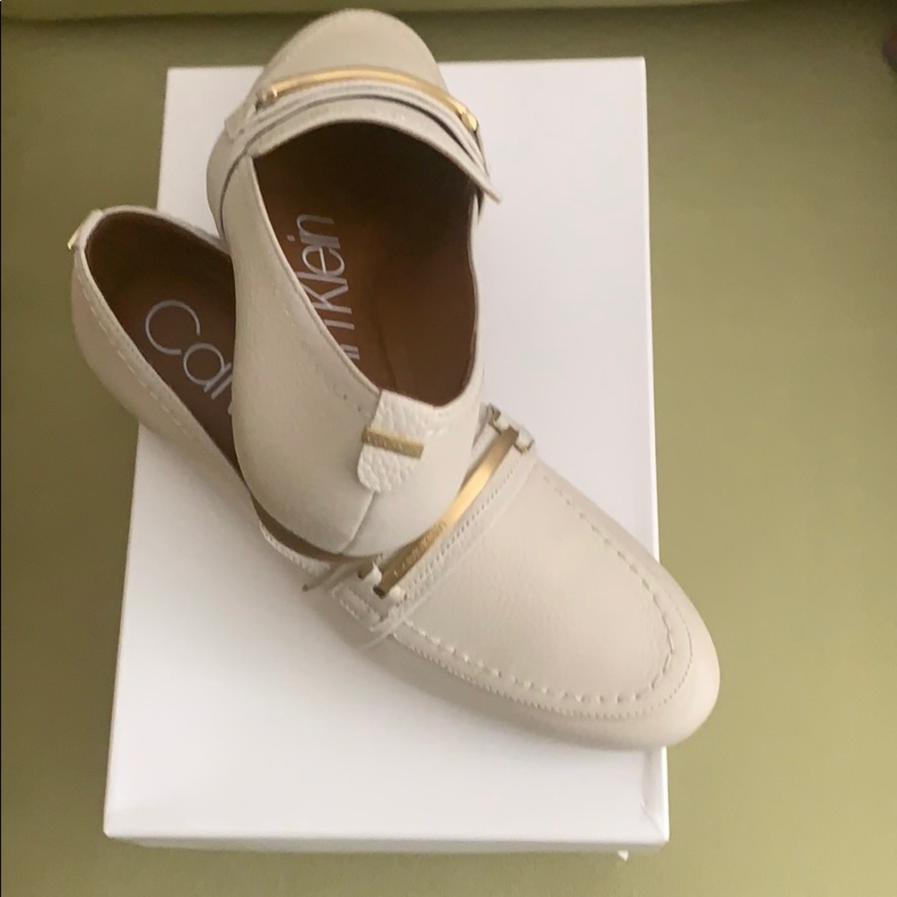 Loafers, soft white